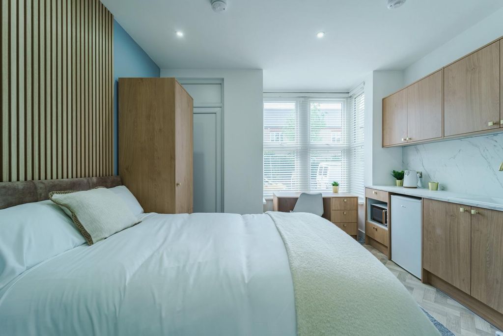 Property photo 1 of 14 R 5