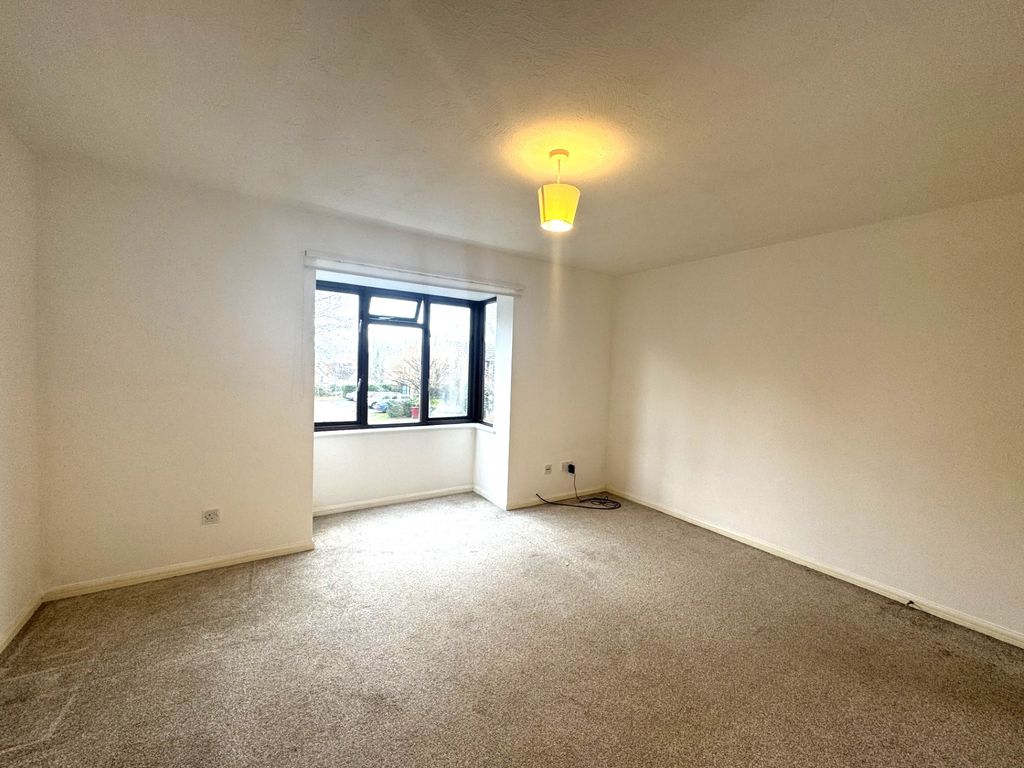 Property photo 2 of 8 2