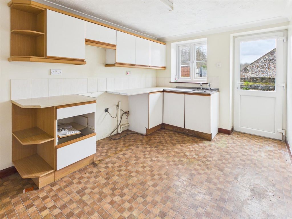 Property photo 2 of 20 Cam04116G0-Pr0297-Still008.Jpg