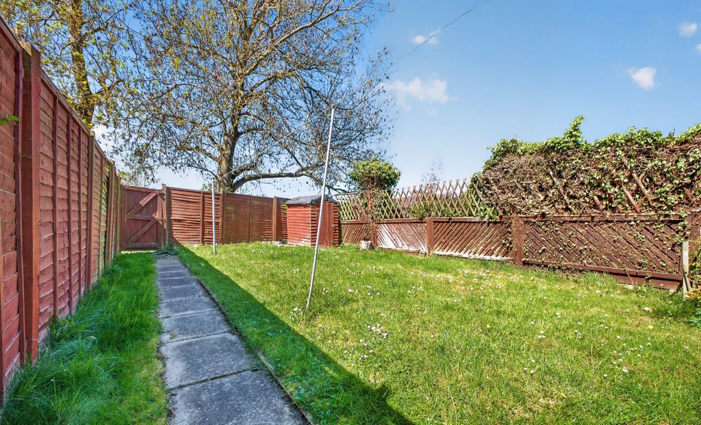Property photo 3 of 17 5039773