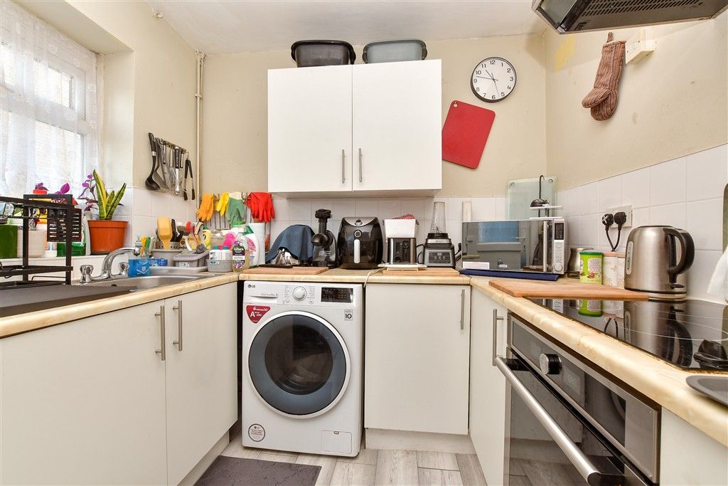 Property photo 1 of 9 Kitchen