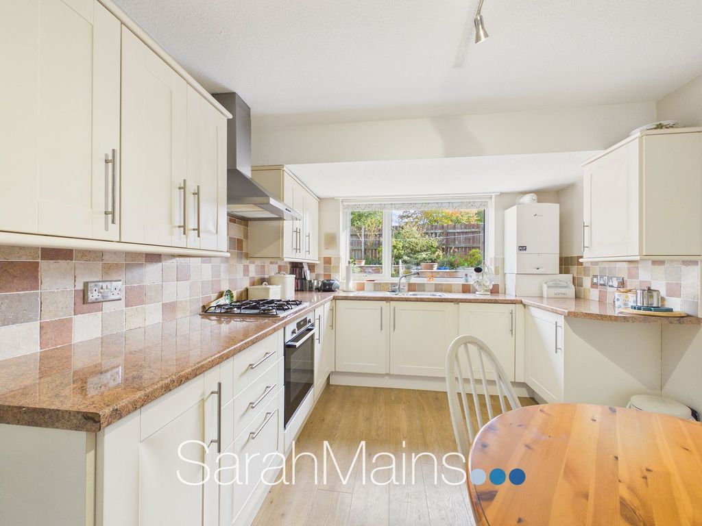 Property photo 2 of 11 Dining Kitchen