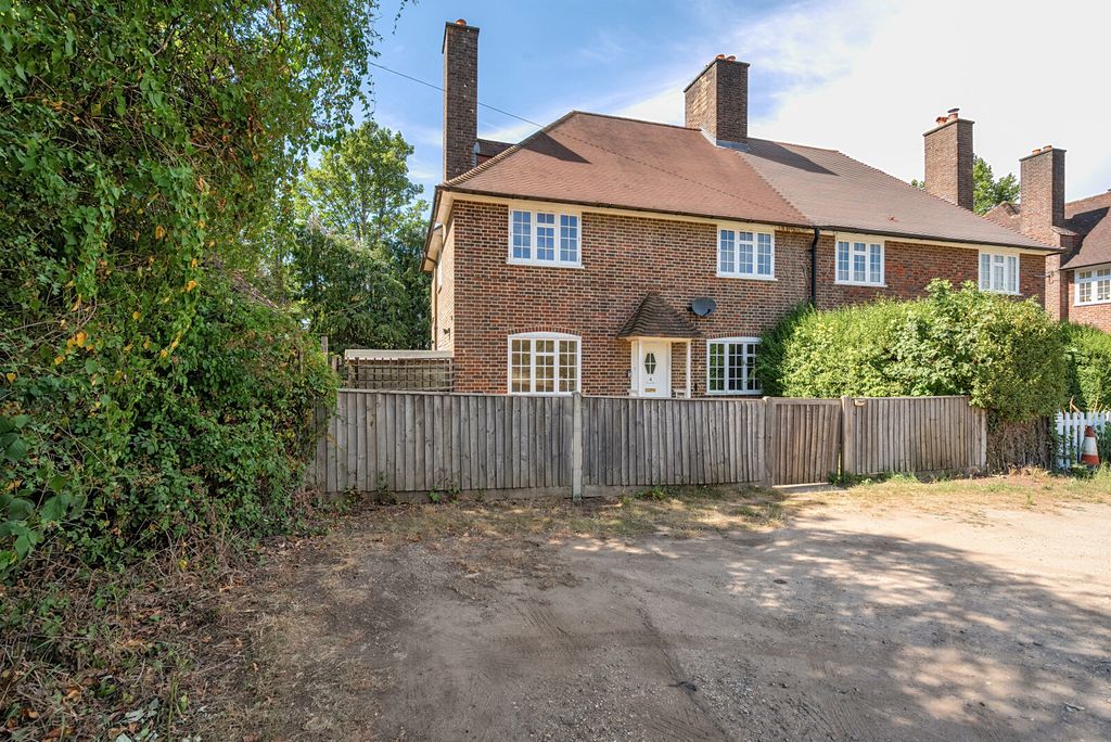 Property photo 1 of 10 1492825-2-6A57611...