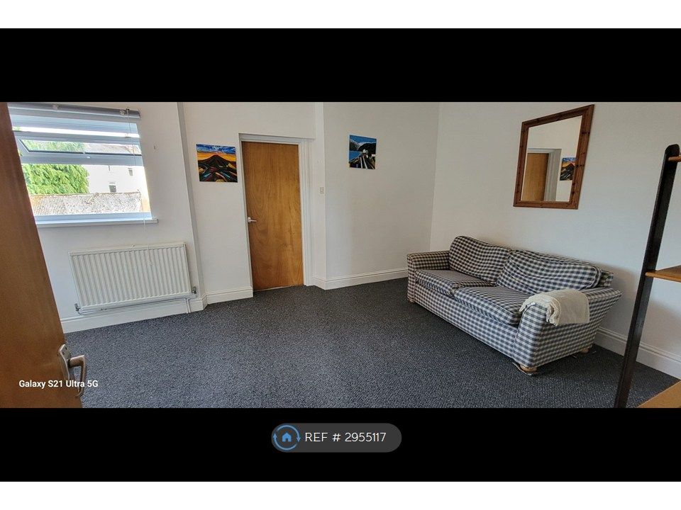 Property photo 1 of 10 Lounge