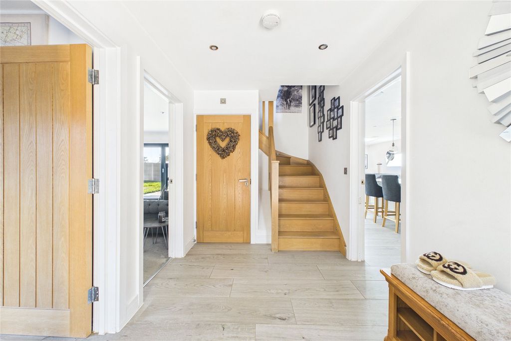 Property photo 2 of 30 Picture No. 04