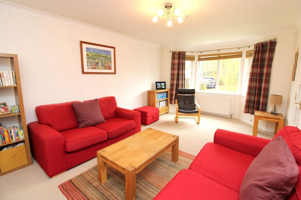 Property photo 2 of 24 Lounge