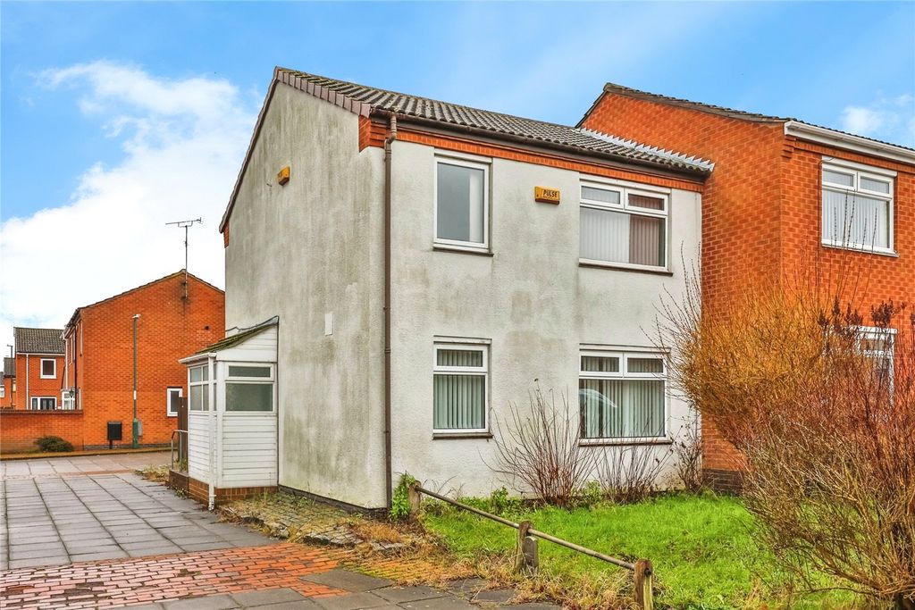 Property photo 1 of 14 Front