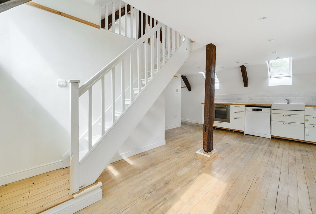 Property photo 2 of 23 7-6821d5Ba8dc7E-1...