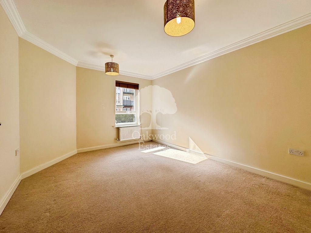 Property photo 2 of 17 Lounge