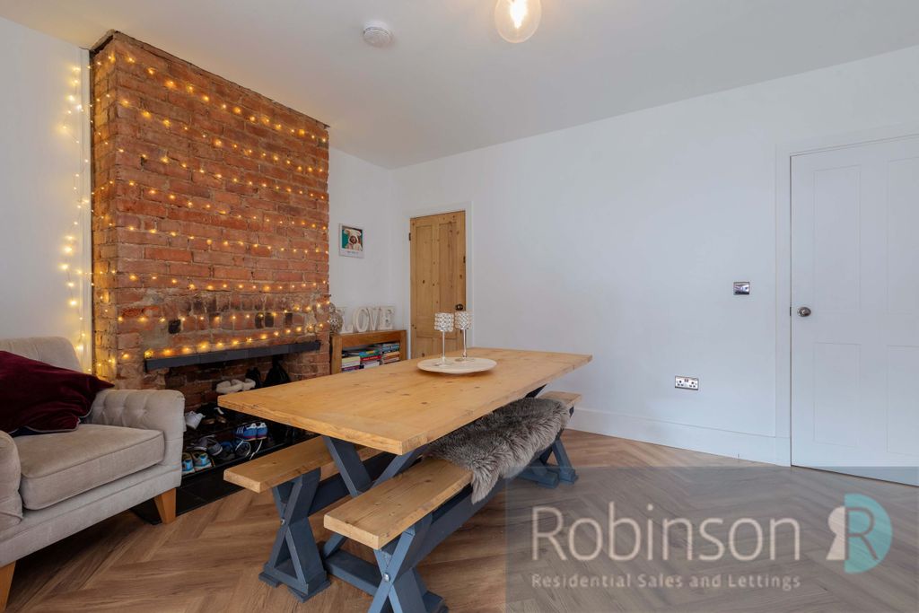 Property photo 3 of 18 67 Clare Road-9