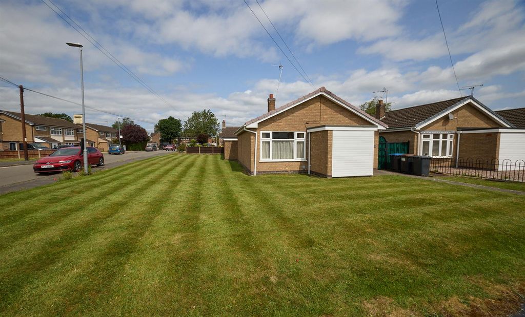 Property photo 1 of 8 Moray Close Hk 8.Jpg