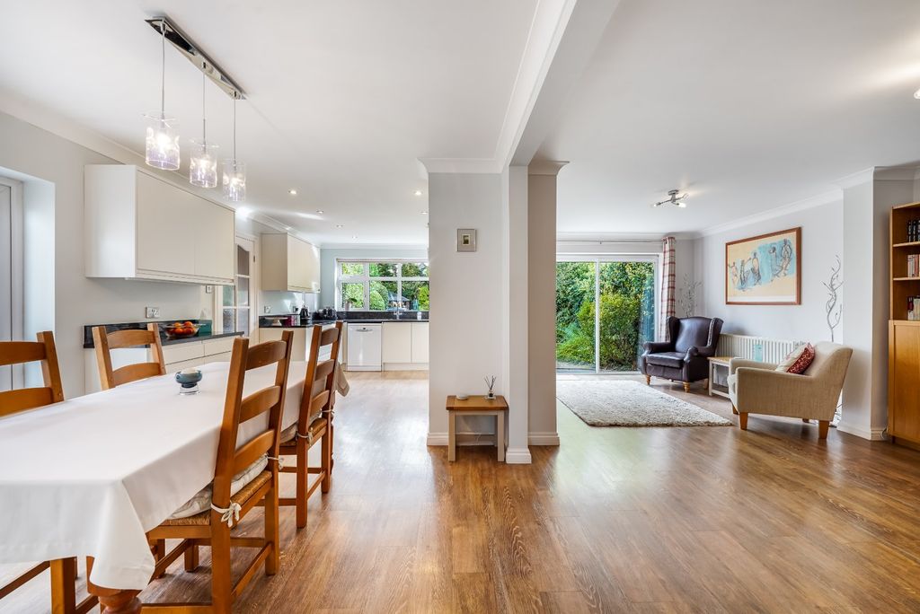 Property photo 3 of 23 Picture No. 22