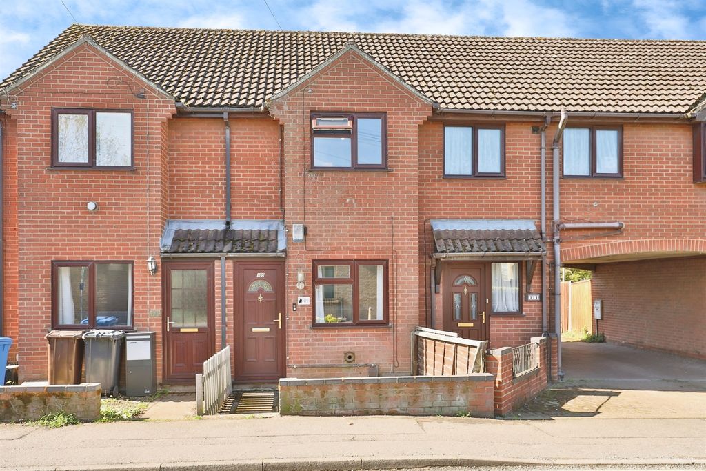 Property photo 1 of 17