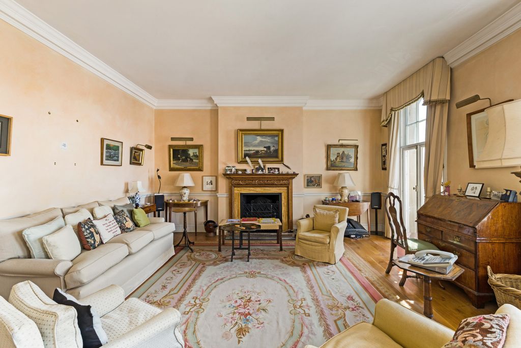 Property photo 3 of 20 Flat 11 Zetland House, Marloes Road, Kensington, London W8 5Lb