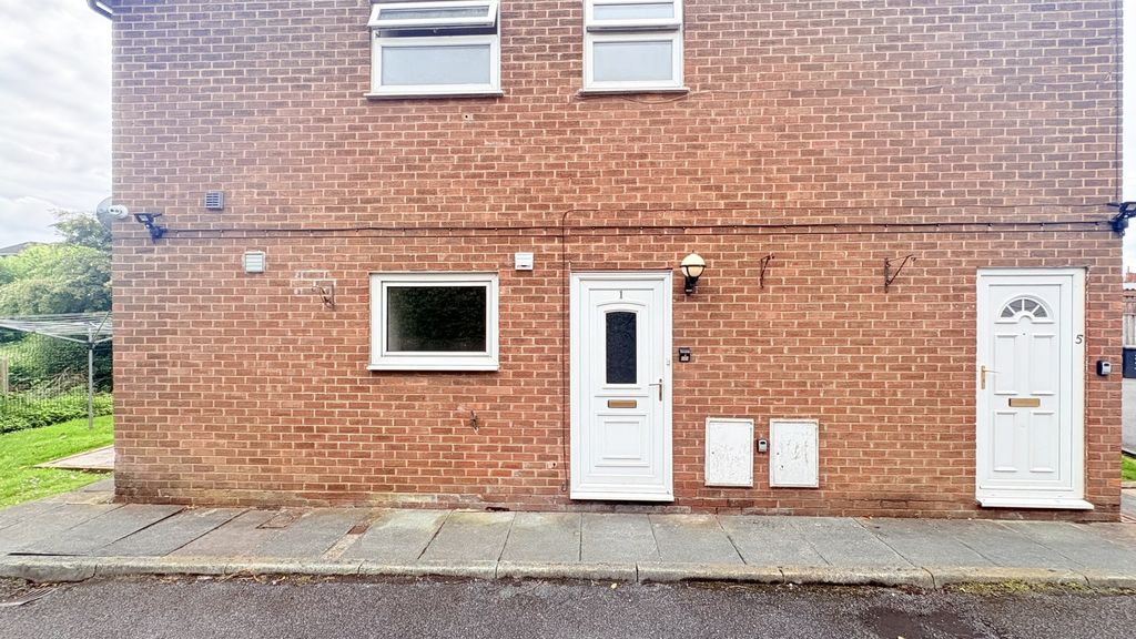 Property photo 1 of 6