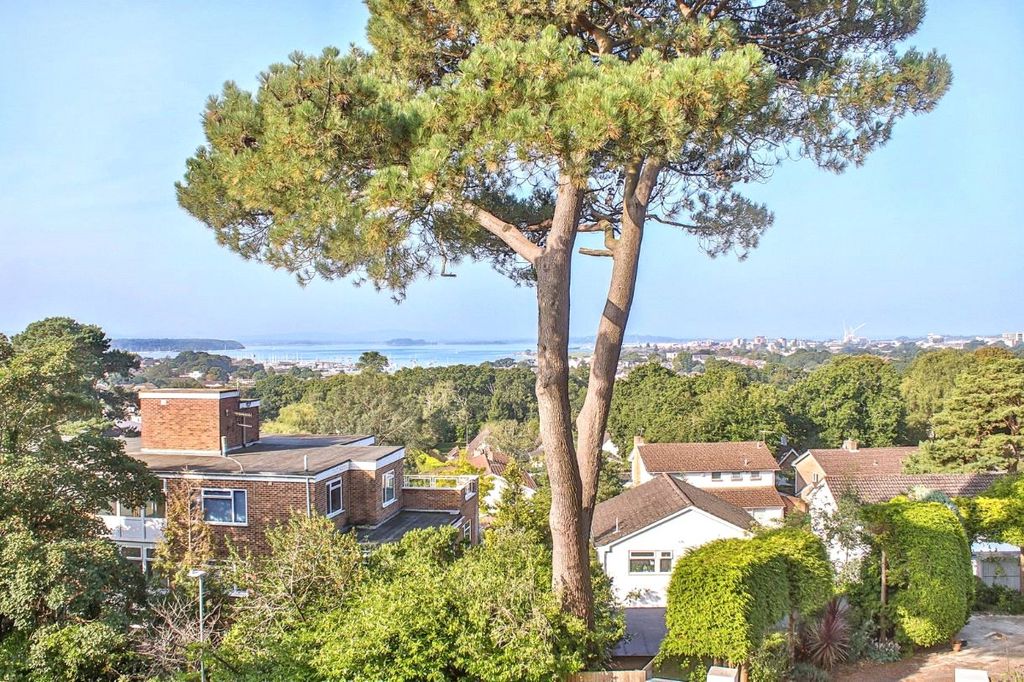 Property photo 2 of 22 Windward