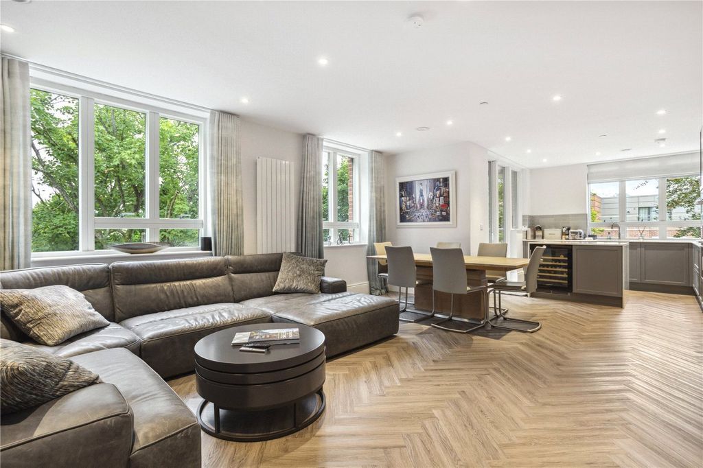 Property photo 3 of 14 Reception Room