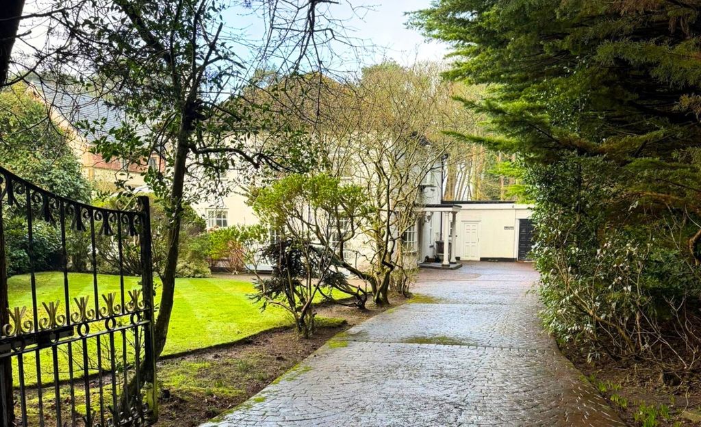 Property photo 3 of 12
