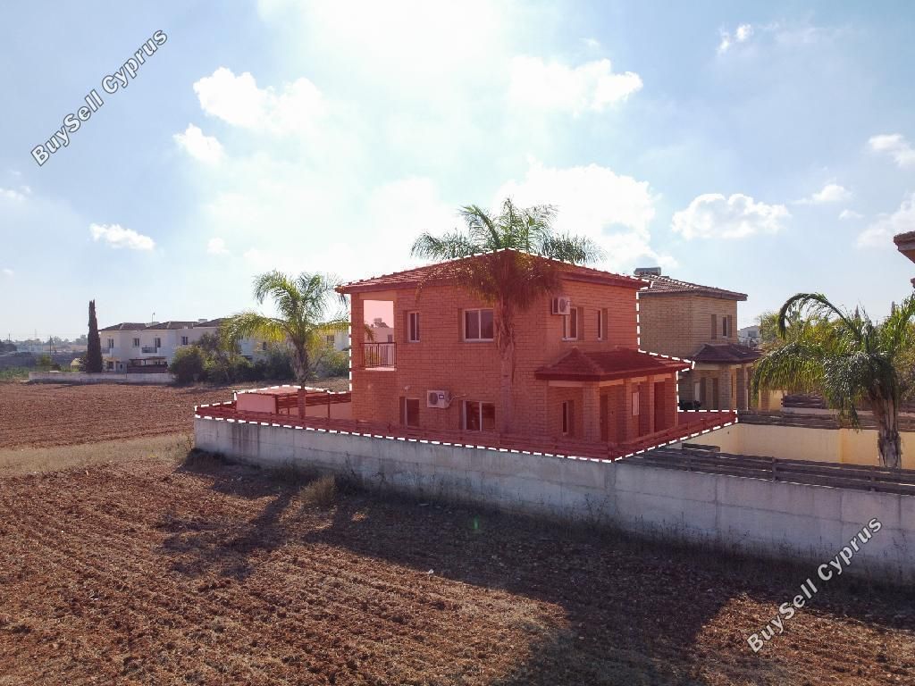 Property photo 1 of 18