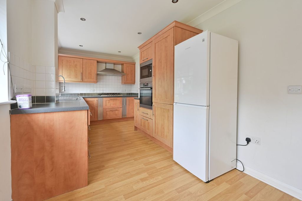 Property photo 2 of 30