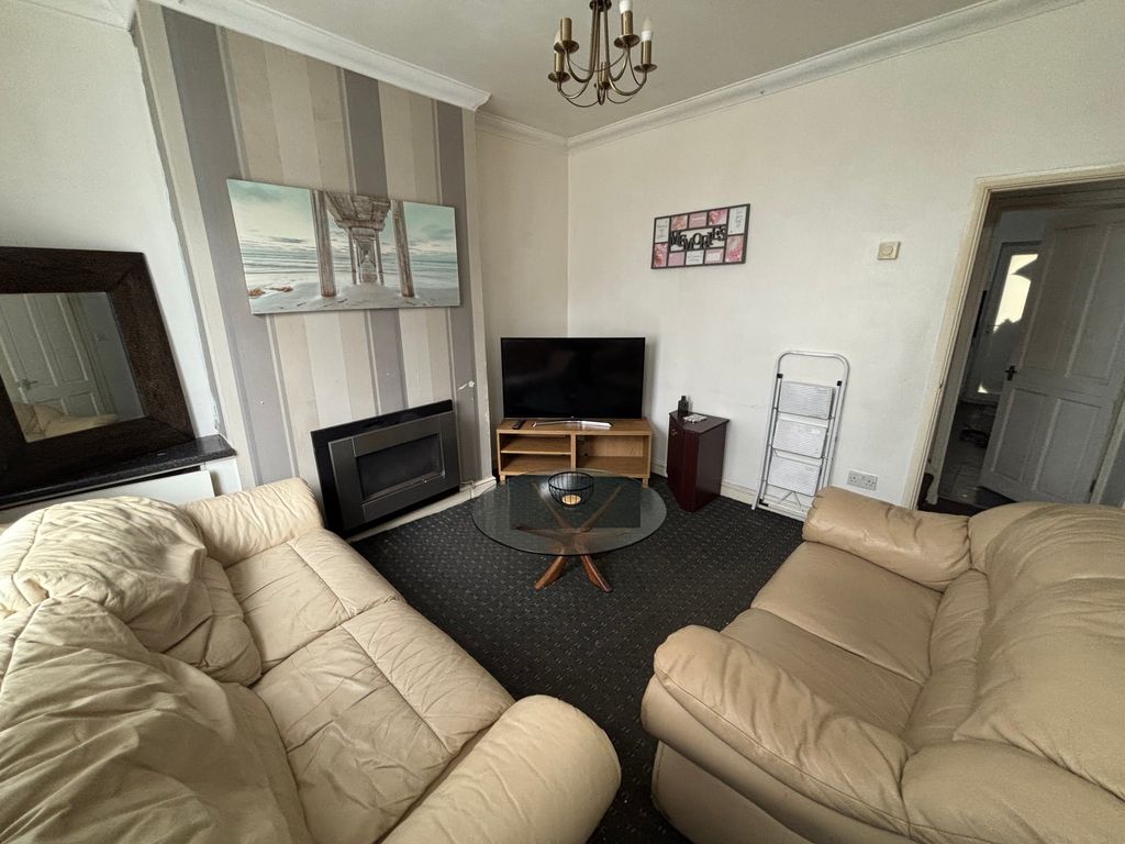 Property photo 1 of 9 Part Furnished