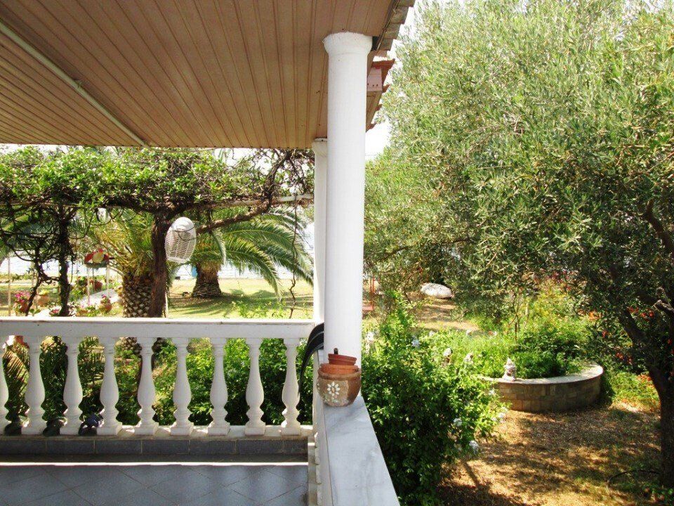 Property photo 2 of 24