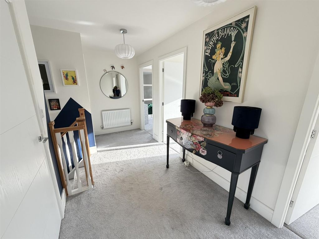 Additional image 18 of 5 bed property for saleButtercup Drive, Daventry NN11