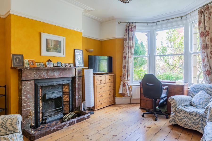 Property photo 2 of 11