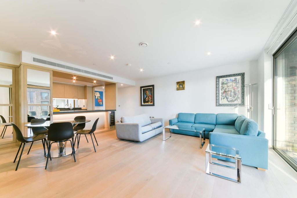 Property photo 2 of 22