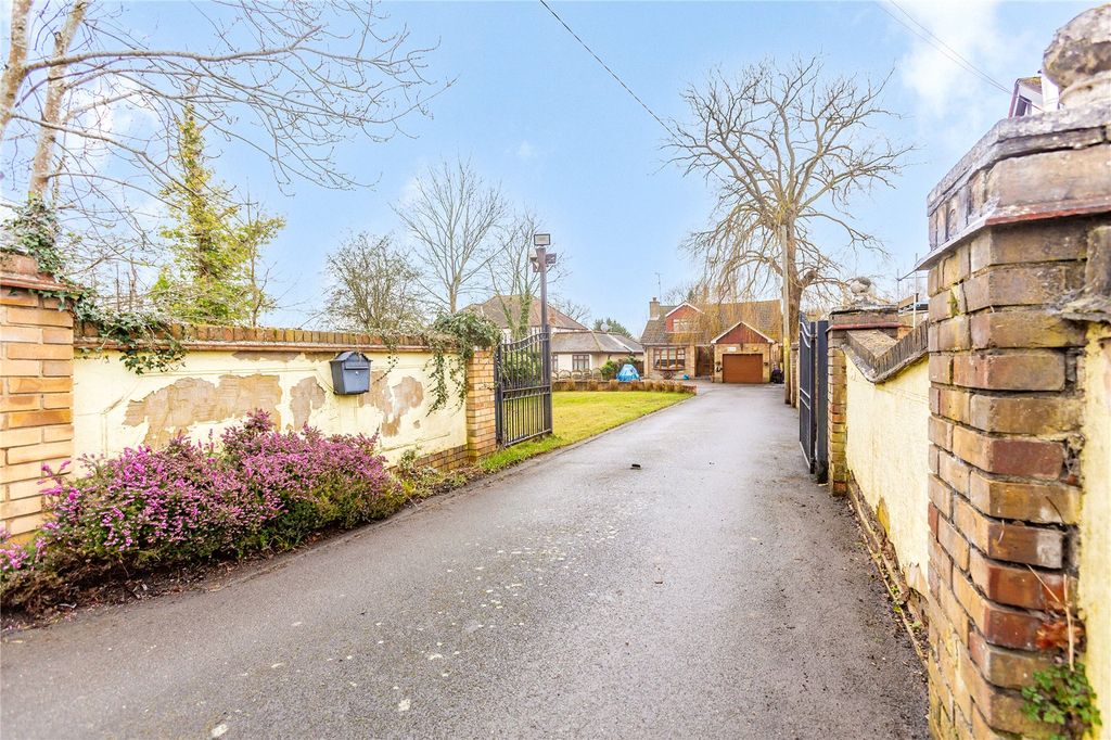Property photo 1 of 20 Entrance
