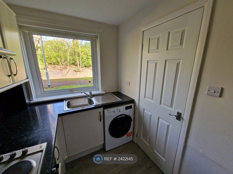 Property photo 2 of 12 Kitchen