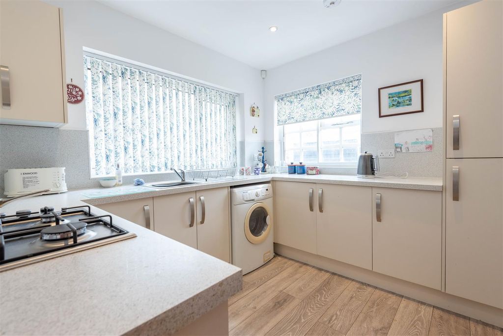 Property photo 2 of 18 Kitchen
