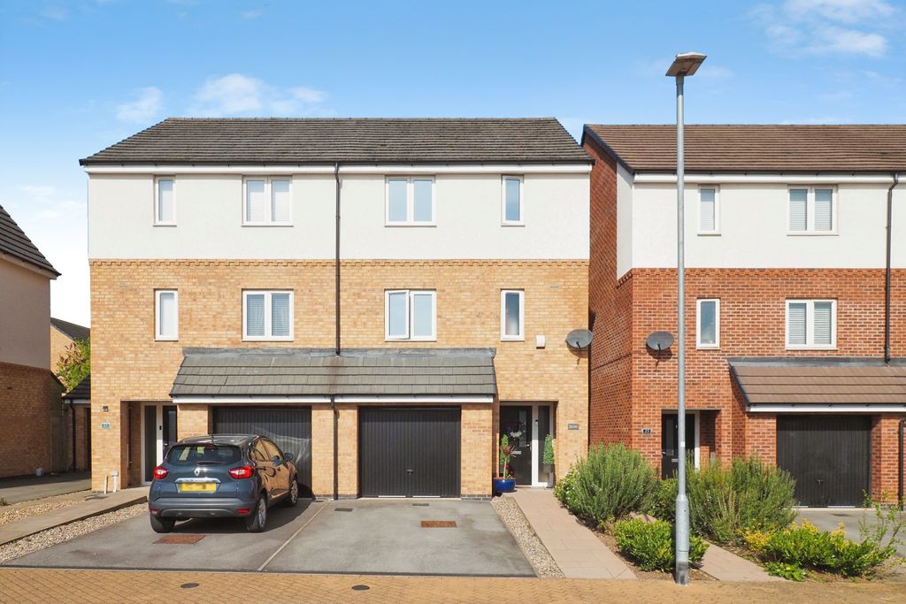 Property photo 1 of 13 Front