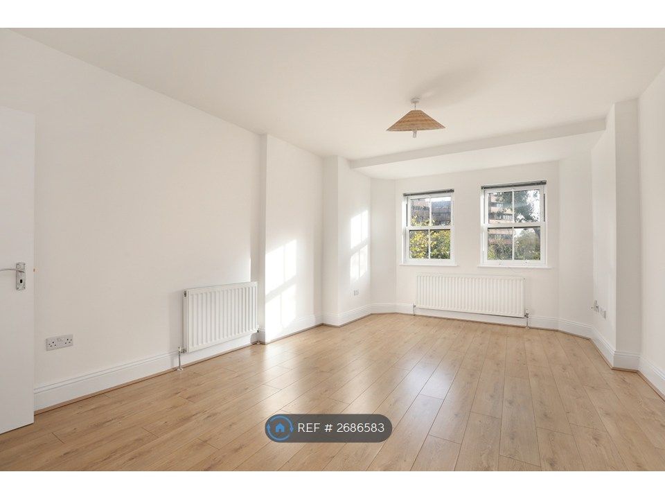 Property photo 1 of 9 Living Room