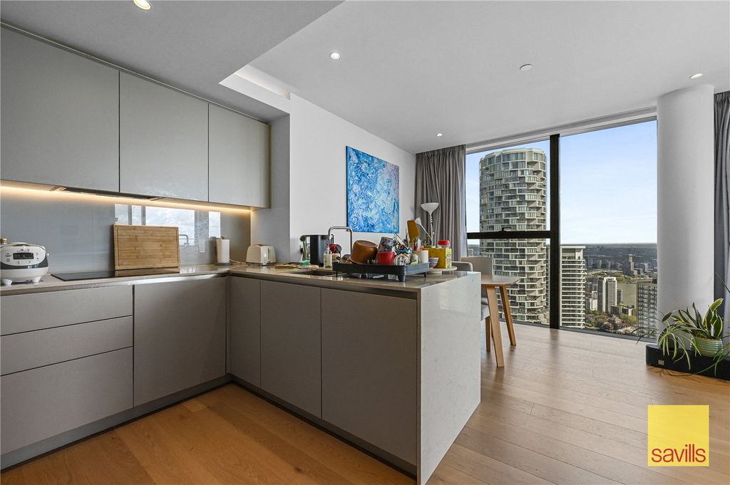 Property photo 2 of 18 Kitchen