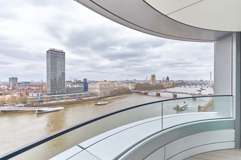 Property photo 1 of 16 Houses Of Parliament View
