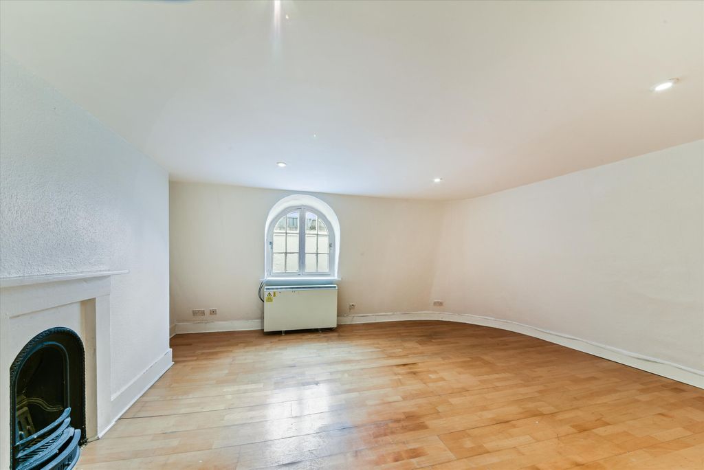 Property photo 3 of 8 Image