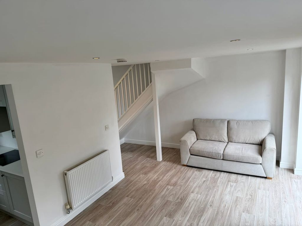 Property photo 3 of 26