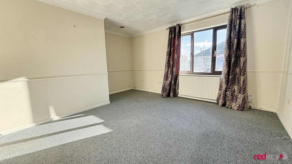 Property photo 3 of 10 Lounge