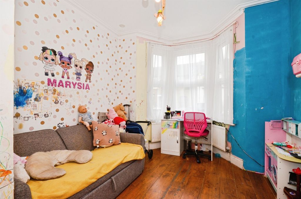 Property photo 1 of 11