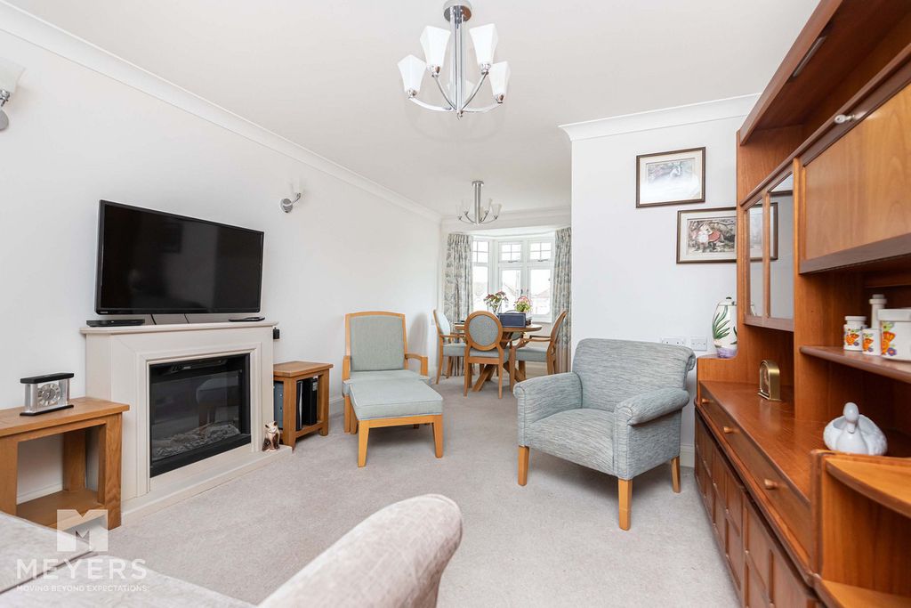 Property photo 2 of 14