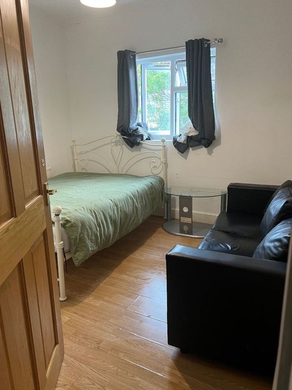 Property photo 1 of 4