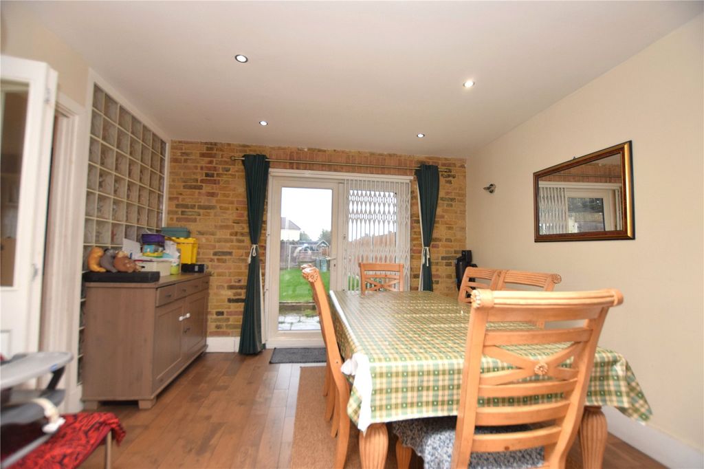 Property photo 3 of 15 Picture No. 02