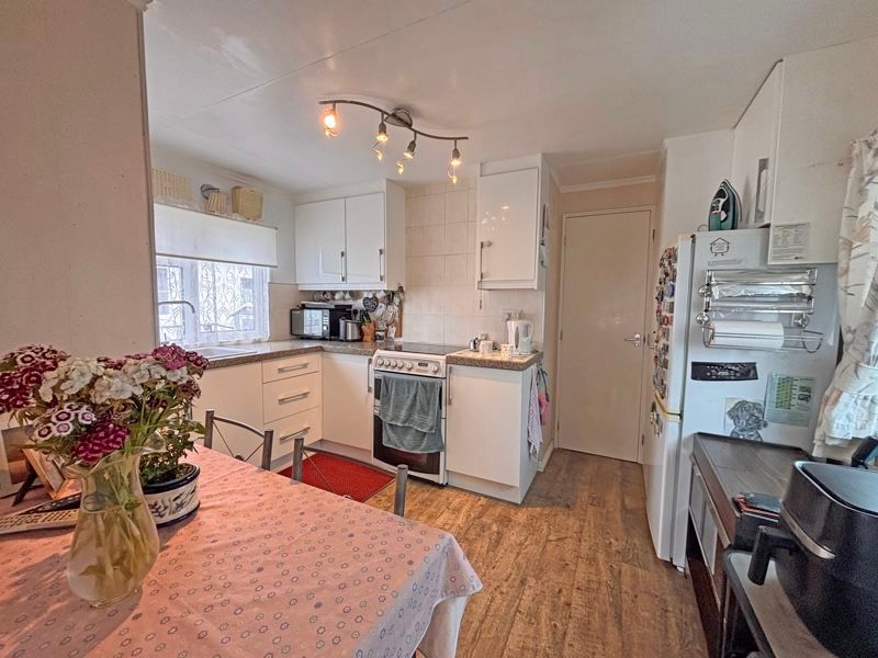 Property photo 3 of 15 Kitchen