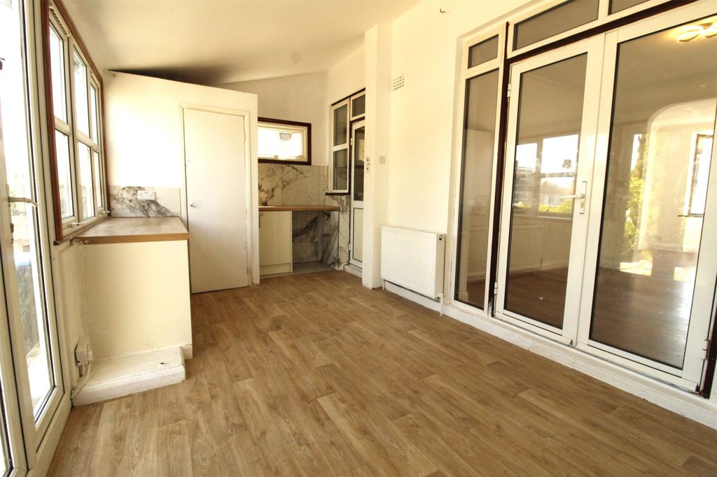 Property photo 2 of 10 Picture No. 01