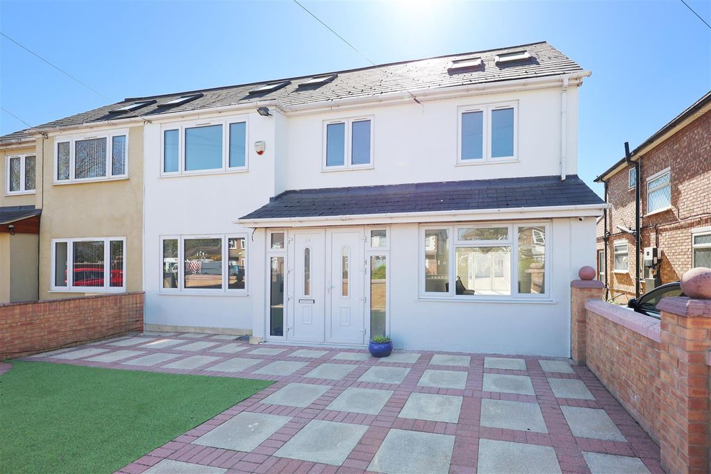 Property photo 1 of 32 External