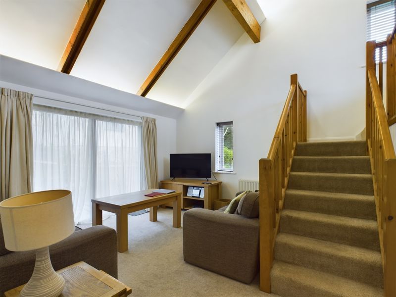 Property photo 3 of 23 Lounge