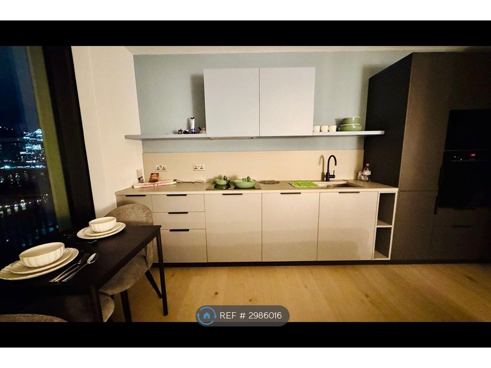 Property photo 3 of 16 Kitchen