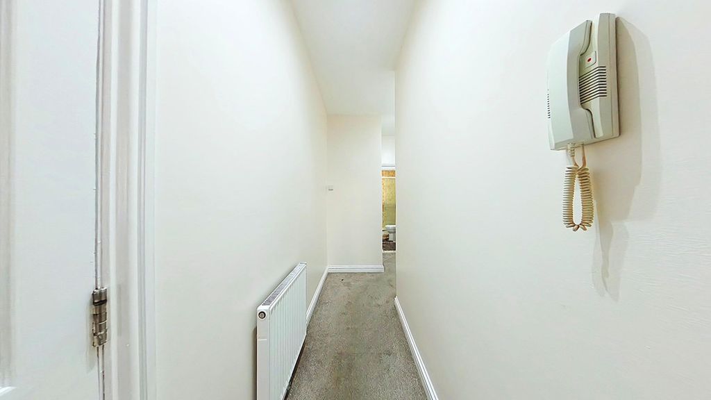 Property photo 2 of 28 Flat 1 Entrance Hallway