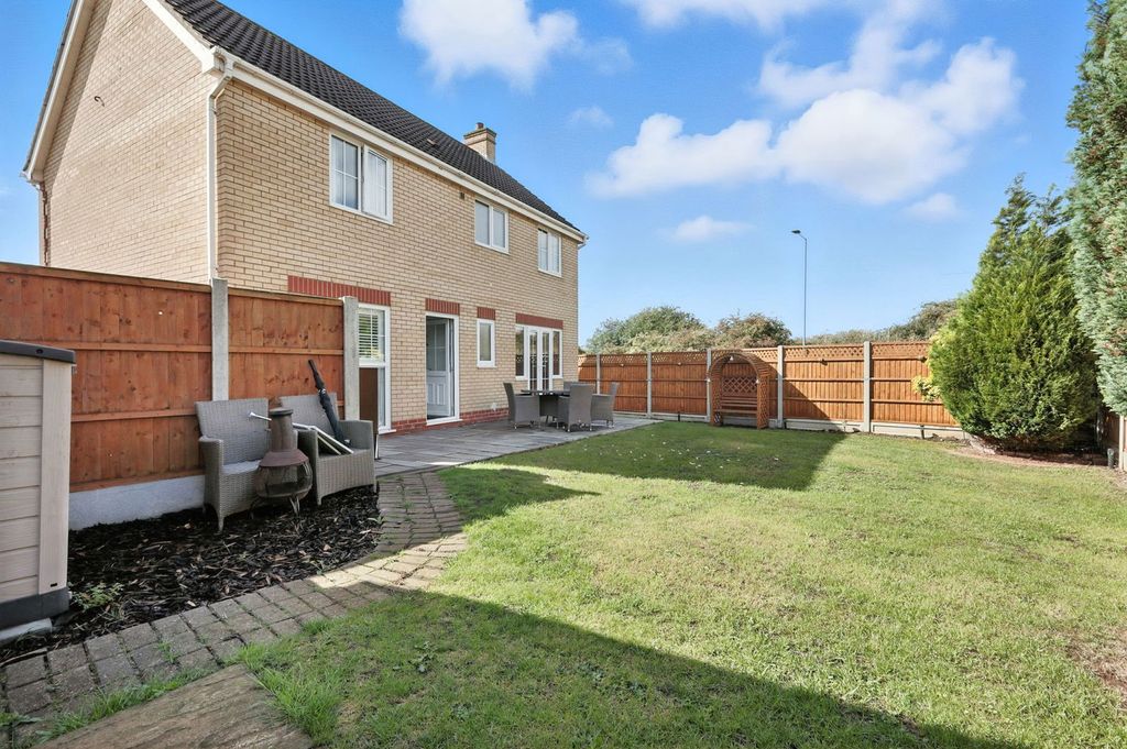 Property photo 3 of 28